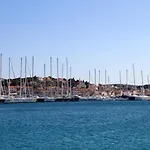 Seafront With Terrace 4 Bedrooms And Mooring * Rogoznica (Sibenik-Knin)