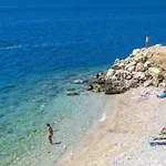 Apartment Seafront With Terrace 4 Bedrooms And Mooring