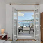 Seafront With Terrace 4 Bedrooms And Mooring Apartment Rogoznica (Sibenik-Knin)