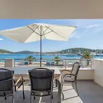 公寓 Seafront With Terrace 4 Bedrooms And Mooring 罗戈兹尼察
