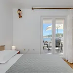 Seafront With Terrace 4 Bedrooms And Mooring *