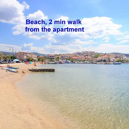 Seafront With Terrace 4 Bedrooms And Mooring Apartman *