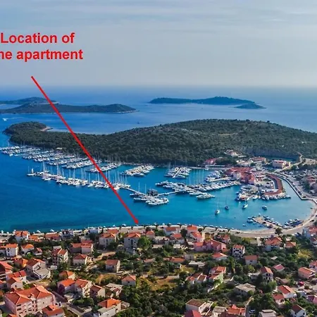 Apartment Seafront Apt With Terrace 4 Bedrooms And Mooring