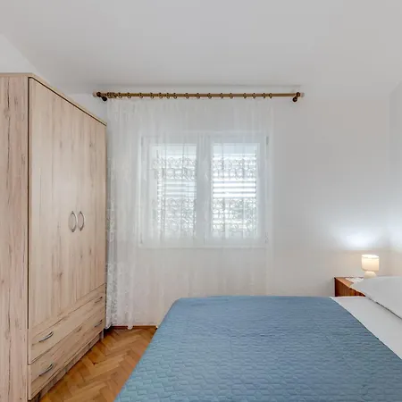 Apartament Seafront With Terrace 4 Bedrooms And Mooring