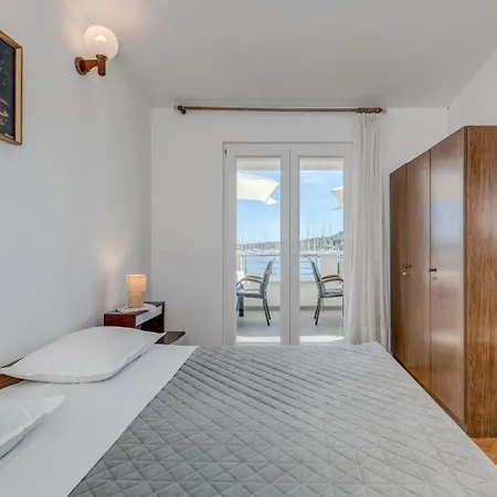 Seafront With Terrace 4 Bedrooms And Mooring 公寓 罗戈兹尼察
