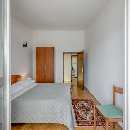 Seafront With Terrace 4 Bedrooms And Mooring Apartament Rogoznica (Sibenik-Knin)