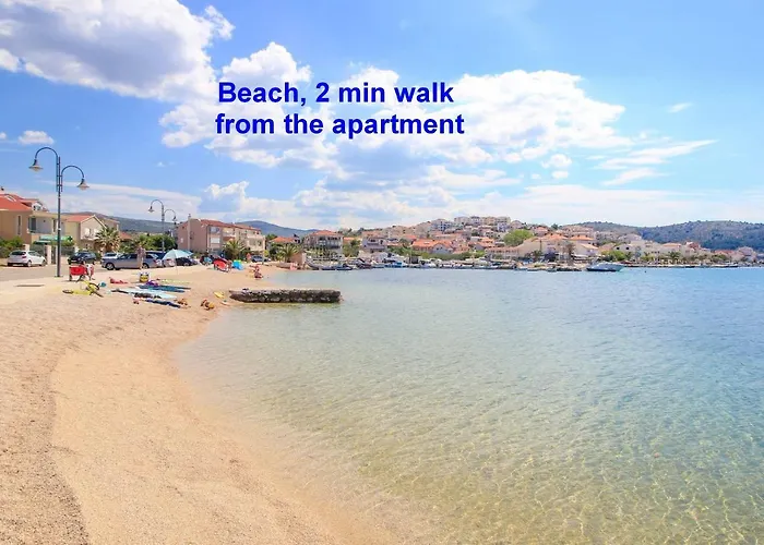 Seafront With Terrace 4 Bedrooms And Mooring Appartement *