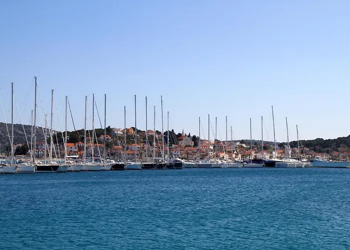 Seafront With Terrace 4 Bedrooms And Mooring * Rogoznica (Sibenik-Knin)