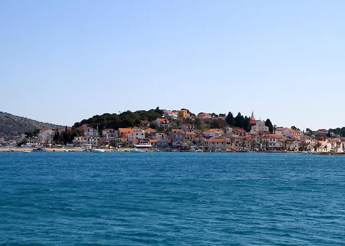 Seafront With Terrace 4 Bedrooms And Mooring * Rogoznica (Sibenik-Knin)