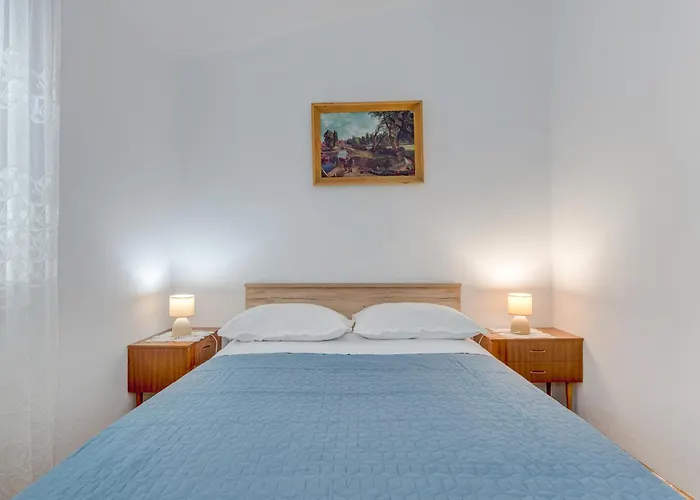 Seafront With Terrace 4 Bedrooms And Mooring Rogoznica (Sibenik-Knin)