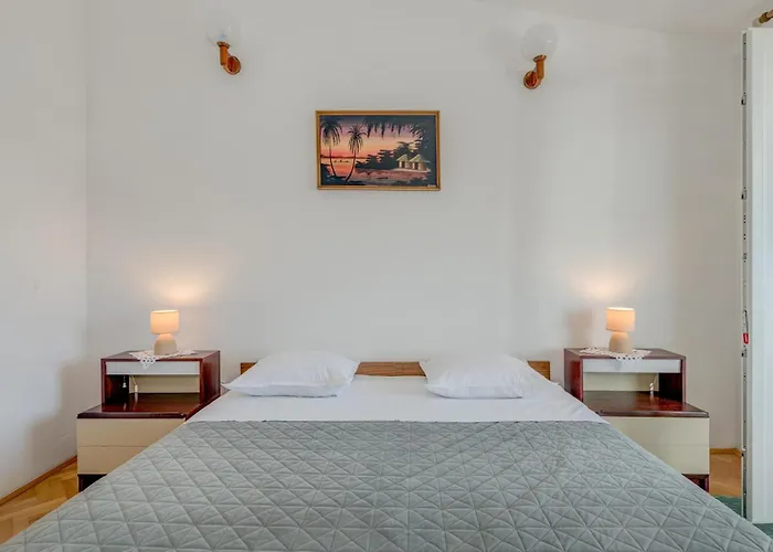 Seafront With Terrace 4 Bedrooms And Mooring Rogoznica (Sibenik-Knin)