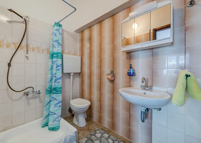 Seafront With Terrace 4 Bedrooms And Mooring * Rogoznica (Sibenik-Knin)