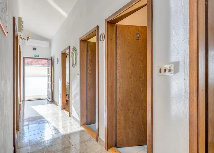 Seafront With Terrace 4 Bedrooms And Mooring Appartement *