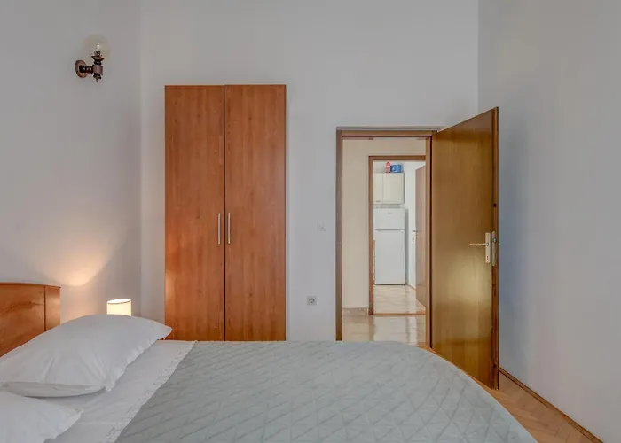 Seafront With Terrace 4 Bedrooms And Mooring * Rogoznica (Sibenik-Knin)