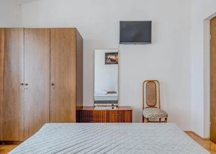 Appartement Seafront With Terrace 4 Bedrooms And Mooring *