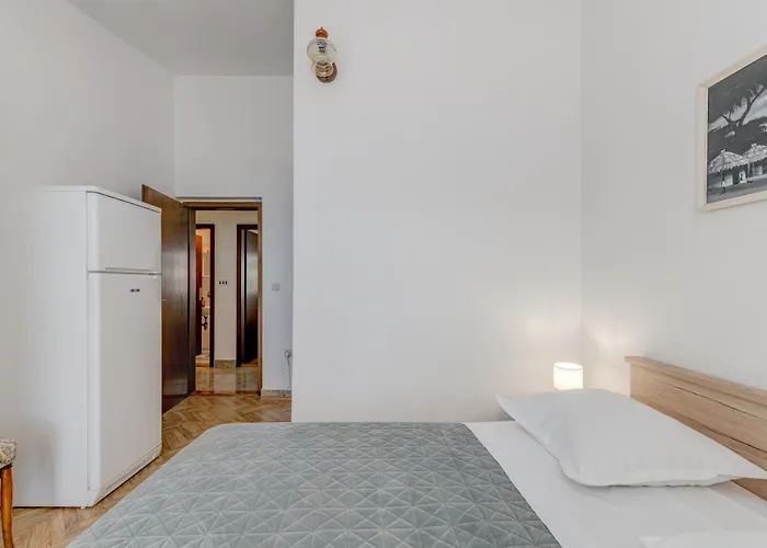 Seafront With Terrace 4 Bedrooms And Mooring Appartement *