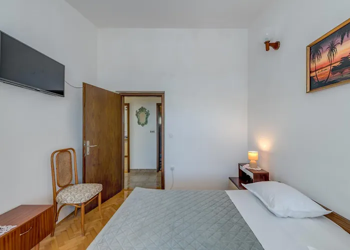 Apartament Seafront With Terrace 4 Bedrooms And Mooring