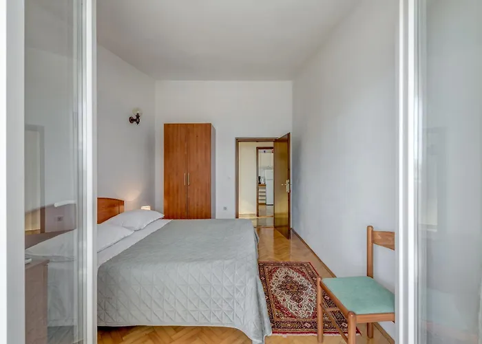 Seafront With Terrace 4 Bedrooms And Mooring Appartement Rogoznica (Sibenik-Knin)